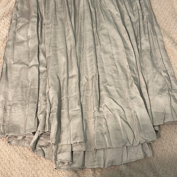 Silky soft polyester skirt - Picture 4 of 4